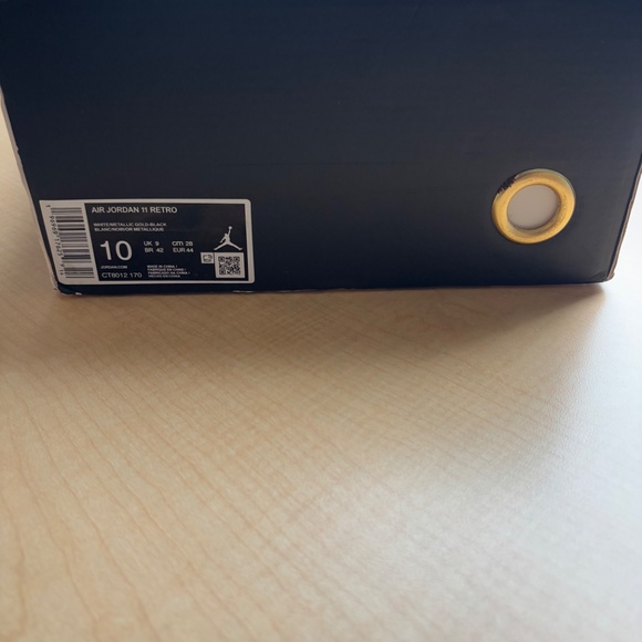 Jordan 11 Retro DMP Gratitude (2023),BLACK/WHITE/METALLIC GOLD,CT8012-170 - Picture 9 of 11